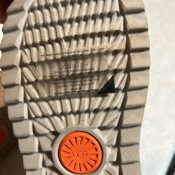 UGG Men’s size 8 snow boots. NEW! - Picture 7 of 10